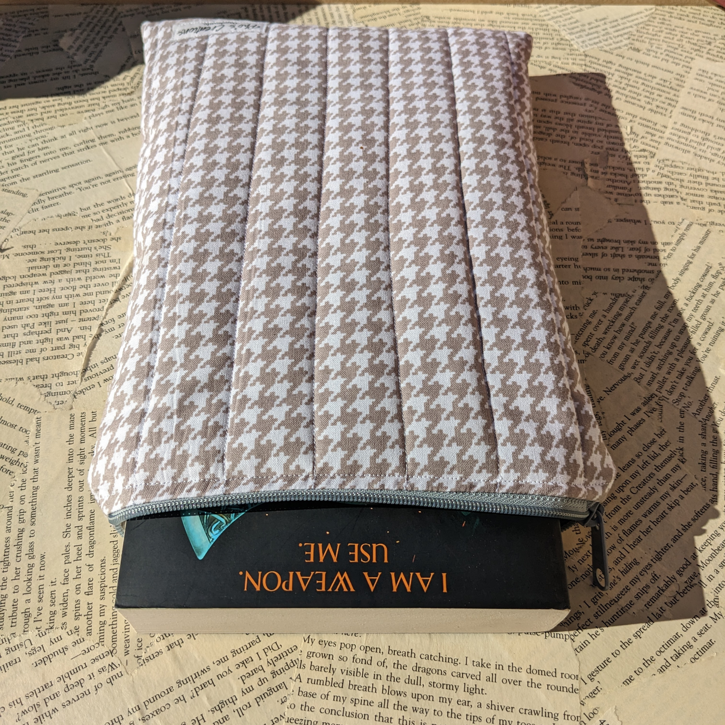 Basic Quilted Book Sleeves (with Zipper)